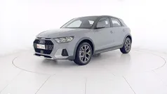 Grigio freccia perla grigio manhattan me Usata 2022 Audi A1 Admired Due volumi | 22.300 € (Buon prezzo)