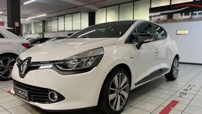 Usata 2015 Renault Clio IV Tre volumi | 8990 € (Buon prezzo)