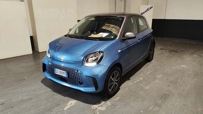 Usata Smart ForFour Electric Drive Passion 41 kW (56 CV) 2020 Blu Utilitaria