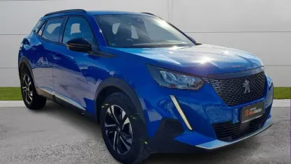 Usata Peugeot 2008 Allure 100 CV (73 kW) 2023 Blu SUV