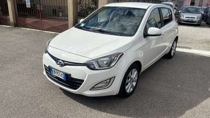 Usata Hyundai i20 Edition 90 CV (66 kW) 2012 Bianco Utilitaria
