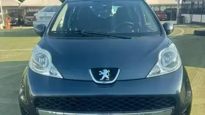 Usata Peugeot 107 68 CV (50 kW) 2009 Nero Utilitaria