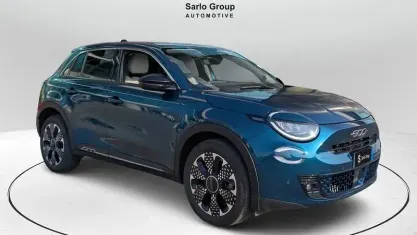 Nuova Fiat 600 La Prima 110 CV (80 kW) 2025 Blu SUV