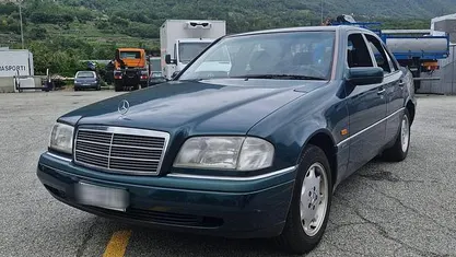 Blu Usata 1995 Mercedes C180 Tre volumi | 1890 €