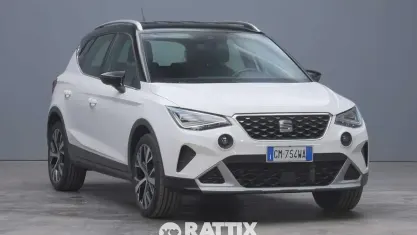Usata Seat Arona Xperience 95 CV (69 kW) 2023 Bianco candy & nero midnight SUV