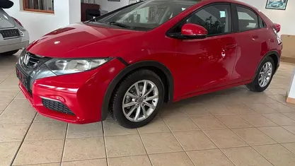 Usata Honda Civic 99 CV (72 kW) 2013 Rosso Berlina