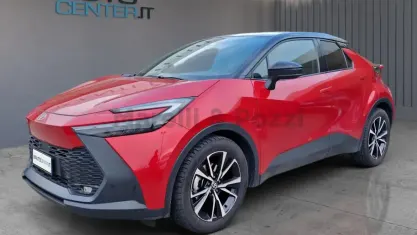 Usata Toyota C-HR Lounge 140 CV (102 kW) 2024 Rosso SUV