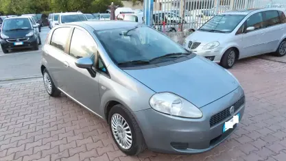 Usata Fiat Grande Punto Dynamic 65 CV (47 kW) 2006 Grigio Utilitaria