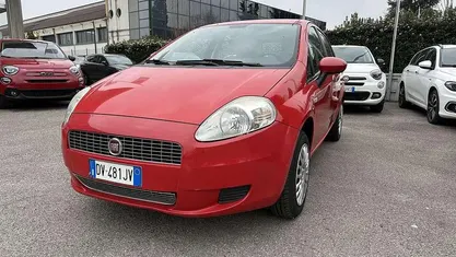 Rosso Usata 2009 Fiat Grande Punto Active Due volumi | 3990 € (Molto cara)