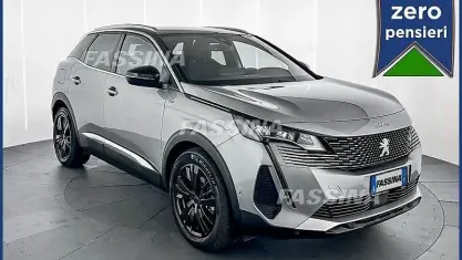 Usado Peugeot 3008 GT 131 CV (96 kW) 2024 Gris SUV