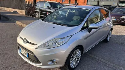 Usata Ford Fiesta 82 CV (60 kW) 2009 Grigio Utilitaria