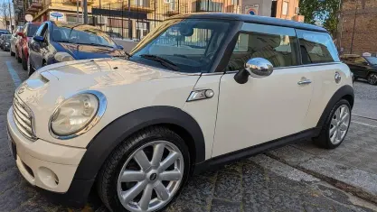 Usata Mini Cooper D 109 CV (80 kW) 2008 Beige Utilitaria