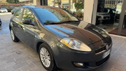Usata Fiat Bravo 90 CV (66 kW) 2010 Marrone Utilitaria
