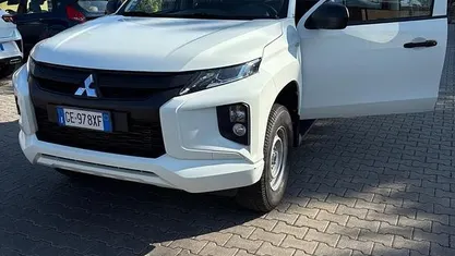 Usata Mitsubishi L200 Select 150 CV (110 kW) 2021 Bianco Pick-up