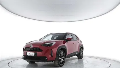 Usata Toyota Yaris Cross Lounge 92 CV (67 kW) 2022 Rosso SUV