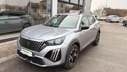 Usata Peugeot 2008 Allure 102 CV (75 kW) 2025 Grigio SUV