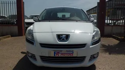 Usata Peugeot 5008 Allure 115 CV (84 kW) 2012 Bianco Monovolume