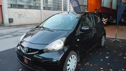 Usata Toyota Aygo 68 CV (50 kW) 2008 Nero Utilitaria