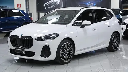 Begagnad BMW 218 Active Tourer M Sport 150 HK (110 kW) 2025 Vit Minibuss
