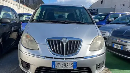Usata Lancia Musa 77 CV (56 kW) 2009 Grigio Monovolume