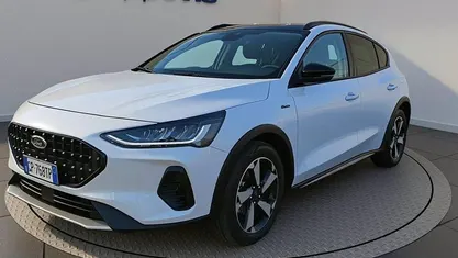 Usata Ford Focus Active 125 CV (91 kW) 2023 Frozen white SUV