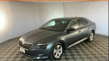 Usata Skoda Superb Executive 150 CV (110 kW) 2018 Grigio Berlina