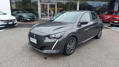 Usata 2022 Peugeot 208 Active Due volumi | 13.900 € (Buon prezzo)