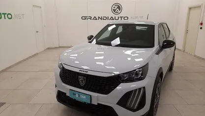 Usata Peugeot 2008 Style 101 CV (74 kW) 2024 Bianco SUV