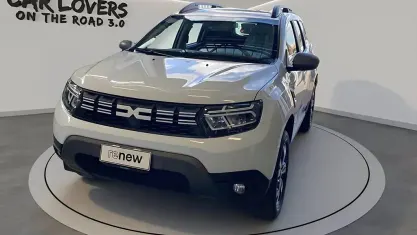 Begagnad Dacia Duster Journey 101 HK (74 kW) 2024 Vit SUV