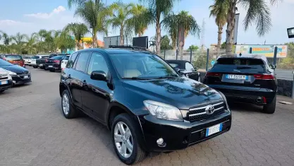 Usata Toyota RAV4 Luxury 136 CV (100 kW) 2008 Nero SUV