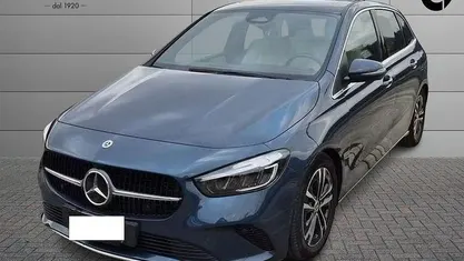 Usata Mercedes B180 Advanced 116 CV (85 kW) 2023 Blu Monovolume