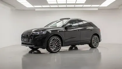Usata 2025 Audi Q8 S-Line SUV | 106.890 €