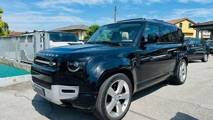 Nero Usata 2023 Land Rover Defender SUV | 58.900 € (Ottimo prezzo)