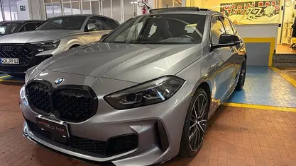 Usata BMW M135 Comfort Edition 306 CV (225 kW) 2022 Grigio Utilitaria