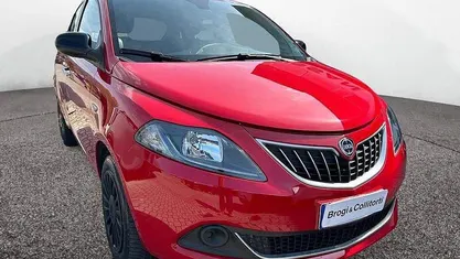 Usata Lancia Ypsilon Silver 70 CV (51 kW) 2021 Utilitaria