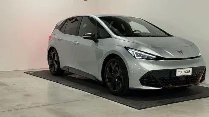 Usata Cupra Born e-Boost 169 kW (231 CV) 2024 Grigio Utilitaria