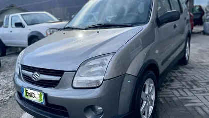 Gray Usata 2004 Suzuki Ignis Due volumi | 5500 €