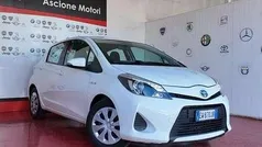 Usata 2015 Toyota Yaris Hybrid Style Tre volumi | 9800 € (Buon prezzo)