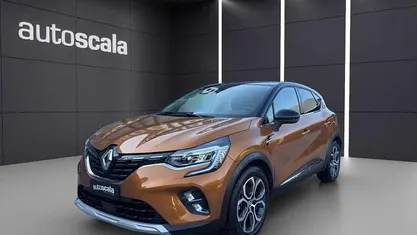 Vari colori Usata 2022 Renault Captur Intens SUV | 17.990 € (Buon prezzo)