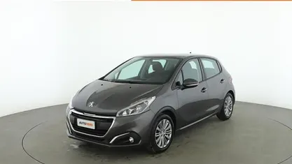 Usata 2018 Peugeot 208 Active Due volumi | 8399 € (Buon prezzo)