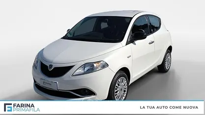 Usata Lancia Ypsilon Gold 86 CV (63 kW) 2017 Utilitaria