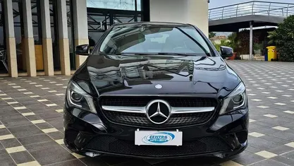 Nero Usata 2014 Mercedes CLA200 Tre volumi | 14.900 € (Buon prezzo)
