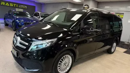 Usata Mercedes V220 Exclusive 163 CV (119 kW) 2021 Nero Monovolume