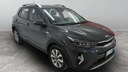 Usata 2023 Kia Stonic Urban SUV | 17.900 € (Buon prezzo)