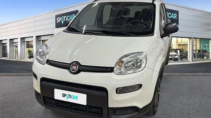 Begagnad Fiat Panda City Life 70 HK (51 kW) 2022 Vit Halvkombi