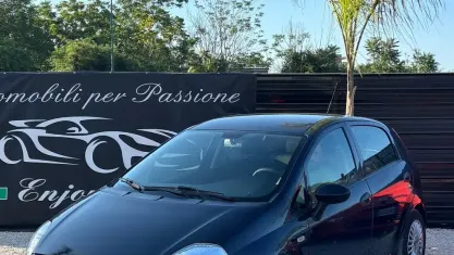 Usata Fiat Grande Punto S 75 CV (55 kW) 2011 Blu Utilitaria