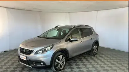 Usata Peugeot 2008 Allure 102 CV (75 kW) 2019 Grigio SUV