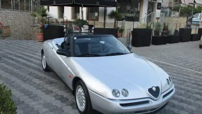 Usata Alfa Romeo Spider 155 CV (114 kW) 1999 Grigio Cabrio