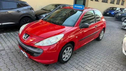 Usata Peugeot 206+ 60 CV (44 kW) 2009 Rosso Utilitaria