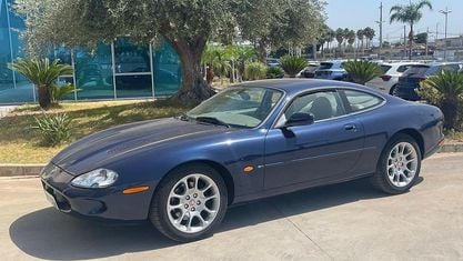 Usata Jaguar XKR 363 CV (266 kW) 2000 Blu Coupé